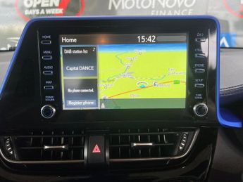 TOYOTA C-HR 2.0 VVT-h Dynamic SUV 5dr Petrol Hybrid CVT Euro 6 (s/s) (184 ps