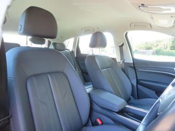 AUDI E-TRON 50 Technik SUV 5dr Electric Auto quattro 71.2kWh (313 ps)