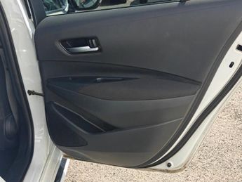 TOYOTA COROLLA 2.0 VVT-h GPF GR SPORT Touring Sports 5dr Petrol Hybrid CVT Euro