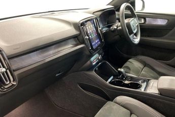 VOLVO C40 Recharge 69kWh Core SUV 5dr Electric Auto (231 ps) Panoramic Sun