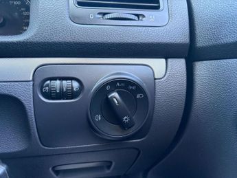 VOLKSWAGEN GOLF 1.9 TDI SE Estate 5dr Diesel DSG Euro 4 (105 ps)