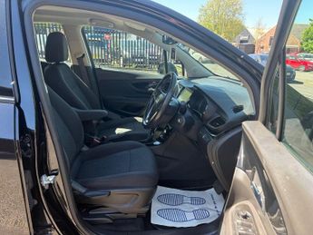 VAUXHALL MOKKA X 1.4i Turbo Design Nav SUV 5dr Petrol Auto Euro 6 (140 ps)