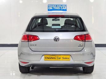 VOLKSWAGEN GOLF 1.6 TDI BlueMotion Tech SE Hatchback 5dr Diesel DSG Euro 5 (s/s)