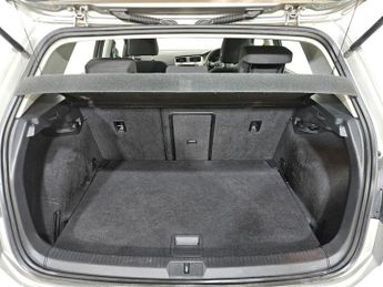 VOLKSWAGEN GOLF 1.6 TDI BlueMotion Tech SE Hatchback 5dr Diesel DSG Euro 5 (s/s)