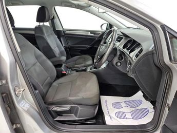 VOLKSWAGEN GOLF 1.6 TDI BlueMotion Tech SE Hatchback 5dr Diesel DSG Euro 5 (s/s)