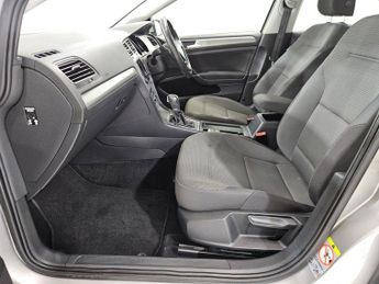 VOLKSWAGEN GOLF 1.6 TDI BlueMotion Tech SE Hatchback 5dr Diesel DSG Euro 5 (s/s)