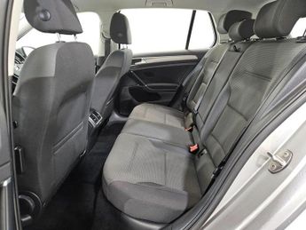 VOLKSWAGEN GOLF 1.6 TDI BlueMotion Tech SE Hatchback 5dr Diesel DSG Euro 5 (s/s)