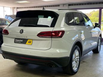 VOLKSWAGEN TOUAREG 3.0 TDI V6 SE SUV 5dr Diesel Tiptronic 4Motion Euro 6 (s/s) (231