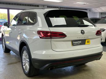 VOLKSWAGEN TOUAREG 3.0 TDI V6 SE SUV 5dr Diesel Tiptronic 4Motion Euro 6 (s/s) (231