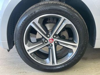 JAGUAR F-PACE 2.0 D180 R-Sport SUV 5dr Diesel Auto Euro 6 (s/s) (180 ps)
