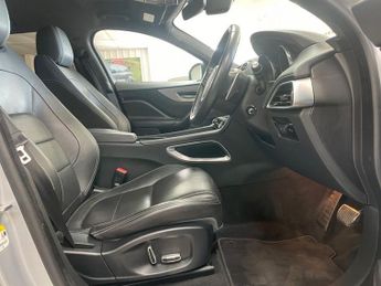 JAGUAR F-PACE 2.0 D180 R-Sport SUV 5dr Diesel Auto Euro 6 (s/s) (180 ps)