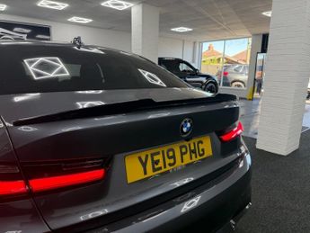BMW 3 SERIES 2.0 320i M Sport Saloon 4dr Petrol Auto Euro 6 (s/s) (184 ps)