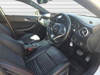 MERCEDES-BENZ A-CLASS 2.1 A200d AMG Line Hatchback 5dr Diesel 7G-DCT Euro 6 (s/s) (136