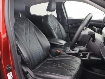 FORD MUSTANG MACH-E Standard Range 70kWh SUV 5dr Electric Automatic (269 ps)