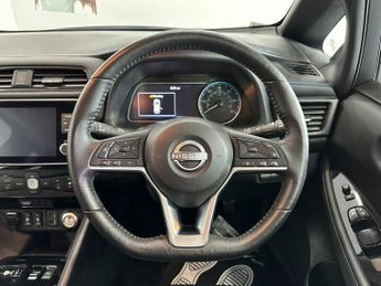 NISSAN LEAF 39kWh N-Connecta Hatchback 5dr Electric Auto (150 ps)