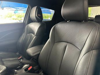 NISSAN JUKE 1.6 Tekna SUV 5dr Petrol XTRON Euro 6 (117 ps)