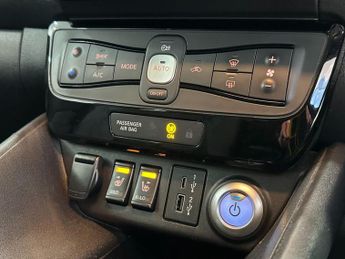 NISSAN LEAF 40kWh Tekna Hatchback 5dr Electric Auto (150 ps)