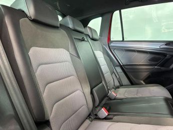 VOLKSWAGEN TIGUAN 2.0 TDI R-Line SUV 5dr Diesel DSG Euro 6 (s/s) (150 ps)