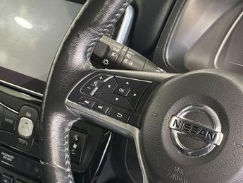NISSAN LEAF 40kWh N-Connecta Hatchback 5dr Electric Auto (150 ps)