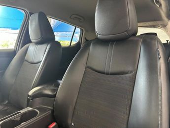 NISSAN LEAF 40kWh N-Connecta Hatchback 5dr Electric Auto (150 ps)