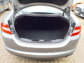 JAGUAR XF 2.2d Luxury Saloon 4dr Diesel Auto Euro 5 (s/s) (190 ps)