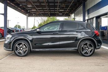 MERCEDES-BENZ 180 2.1 GLA220d AMG Line (Premium Plus) SUV 5dr Diesel 7G-DCT 4MATIC