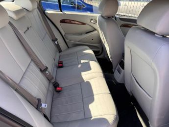 JAGUAR S-TYPE 2.5 V6 SE Plus Saloon 4dr Petrol Automatic (249 g/km, 201 bhp)