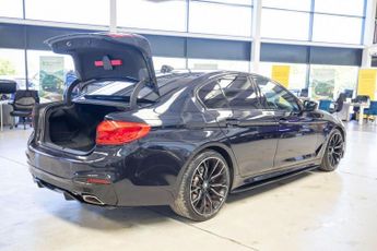 BMW 5 SERIES 2.0 520d MHT M Sport Saloon 4dr Diesel Hybrid Auto Euro 6 (s/s) 