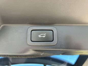 LAND ROVER RANGE ROVER SPORT 2.0 SD4 HSE SUV 5dr Diesel Auto 4WD Euro 6 (s/s) (240 ps)