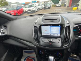 FORD KUGA 2.0 TDCi ST-Line SUV 5dr Diesel Powershift AWD Euro 6 (s/s) (180