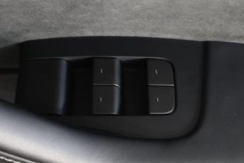 TESLA MODEL Y (Dual Motor) Long Range Auto 4WDE 5dr