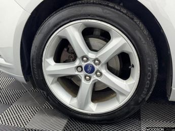 FORD MONDEO 2.0 TDCi Titanium Hatchback 5dr Diesel Powershift Euro 6 (s/s) (
