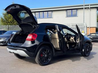 MERCEDES-BENZ GLA 1.6 GLA200 SE (Executive) SUV 5dr Petrol 7G-DCT Euro 6 (s/s) (15