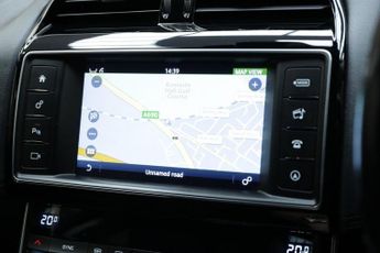 JAGUAR XE 2.0d Portfolio Saloon 4dr Diesel Auto Euro 6 (s/s) (180 ps)