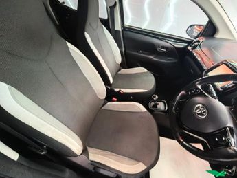 TOYOTA AYGO 1.0 VVT-i x-press Hatchback 5dr Petrol x-shift Euro 6 (68 ps)