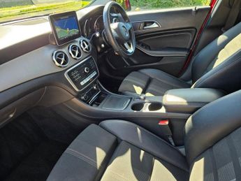 MERCEDES-BENZ GLA 1.6 GLA180 GPF Urban Edition SUV 5dr Petrol 7G-DCT Euro 6 (s/s) 