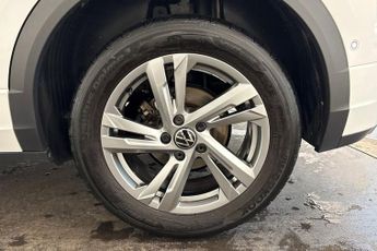 VOLKSWAGEN T-ROC 1.5 TSI R-Line SUV 5dr Petrol DSG Euro 6 (s/s) (150 ps) Front / 