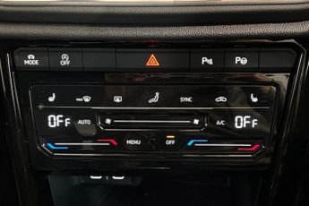 VOLKSWAGEN T-ROC 1.5 TSI R-Line SUV 5dr Petrol DSG Euro 6 (s/s) (150 ps) Front / 