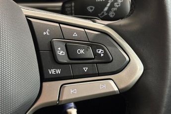 VOLKSWAGEN T-ROC 1.5 TSI R-Line SUV 5dr Petrol DSG Euro 6 (s/s) (150 ps) Front / 