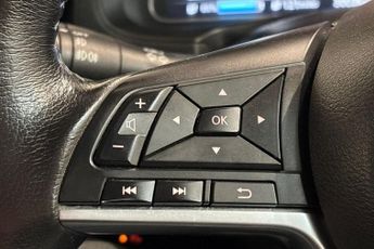 NISSAN LEAF 40kWh Tekna Hatchback 5dr Electric Auto (150 ps) Android Auto / 