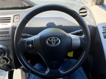 TOYOTA YARIS 1.33 Dual VVT-i TR Hatchback 5dr Petrol Manual Euro 4 (s/s) (101