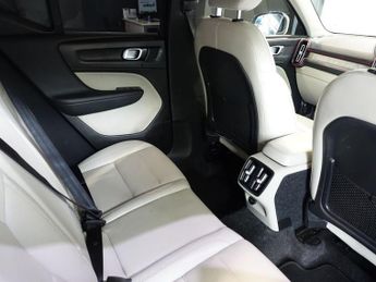 VOLVO XC40 2.0 D3 Inscription SUV 5dr Diesel Manual Euro 6 (s/s) (150 ps)