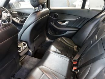 MERCEDES-BENZ C-CLASS 2.1 C220d AMG Line Saloon 4dr Diesel G-Tronic+ Euro 6 (s/s) (170