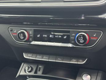 AUDI Q5 2.0 TDI 40 Black Edition SUV 5dr Diesel S Tronic quattro Euro 6 