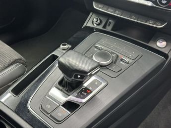 AUDI Q5 2.0 TDI 40 Black Edition SUV 5dr Diesel S Tronic quattro Euro 6 