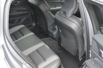 VOLVO V60 2.0 B3 MHEV R-Design Estate 5dr Petrol Hybrid Auto Euro 6 (s/s) 