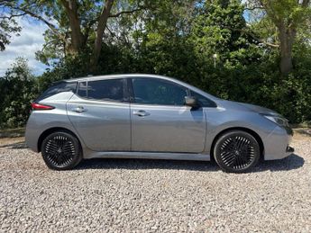NISSAN LEAF 39kWh N-Connecta Hatchback 5dr Electric Auto (150 ps)