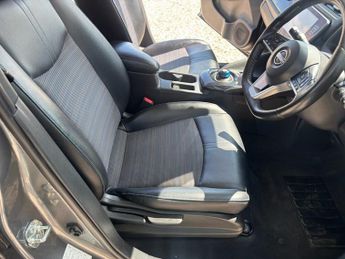 NISSAN LEAF 39kWh N-Connecta Hatchback 5dr Electric Auto (150 ps)