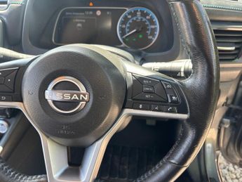 NISSAN LEAF 39kWh N-Connecta Hatchback 5dr Electric Auto (150 ps)