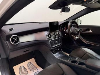 MERCEDES-BENZ GLA 2.1 GLA200d AMG Line (Premium Plus) SUV 5dr Diesel 7G-DCT 4MATIC
